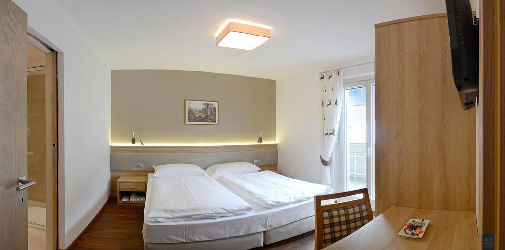 Residence Hotel Fever Ortisei Quarto foto